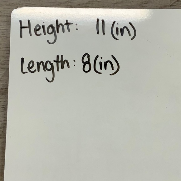 (Bin 4) Color Creatives, cats w/ hats, 56 pages of cats in hats, silly and fun - Picture 4 of 4